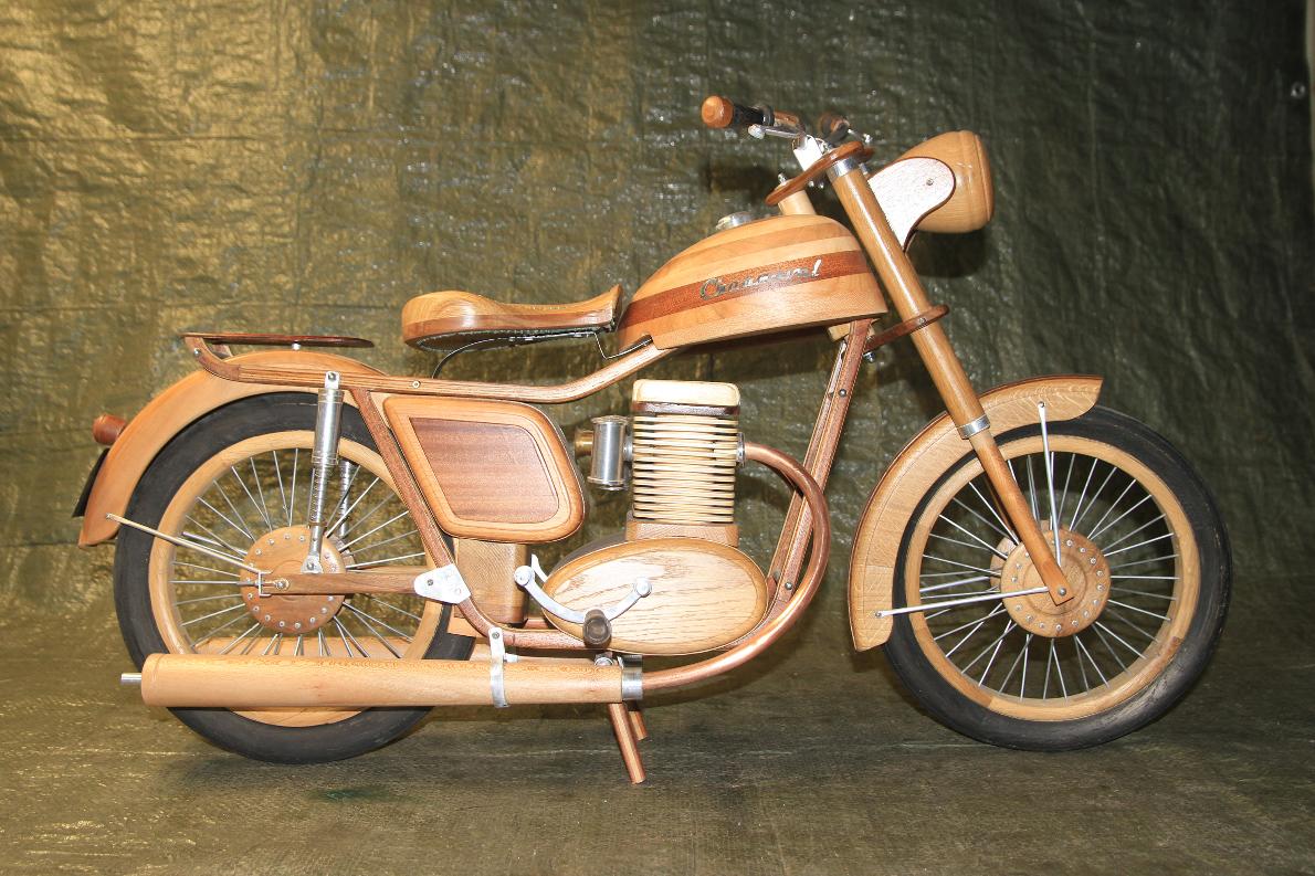 Moto en bois petit modèle